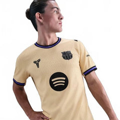 Camisa Barcelona Nike II 2025/26 Jogador Masculina - Bege+Preto